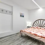 Bouganville * Palazzo (Livorno)